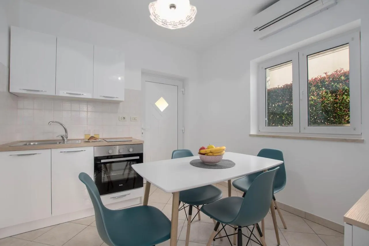 Apartment Lucija, Stinjan Pula