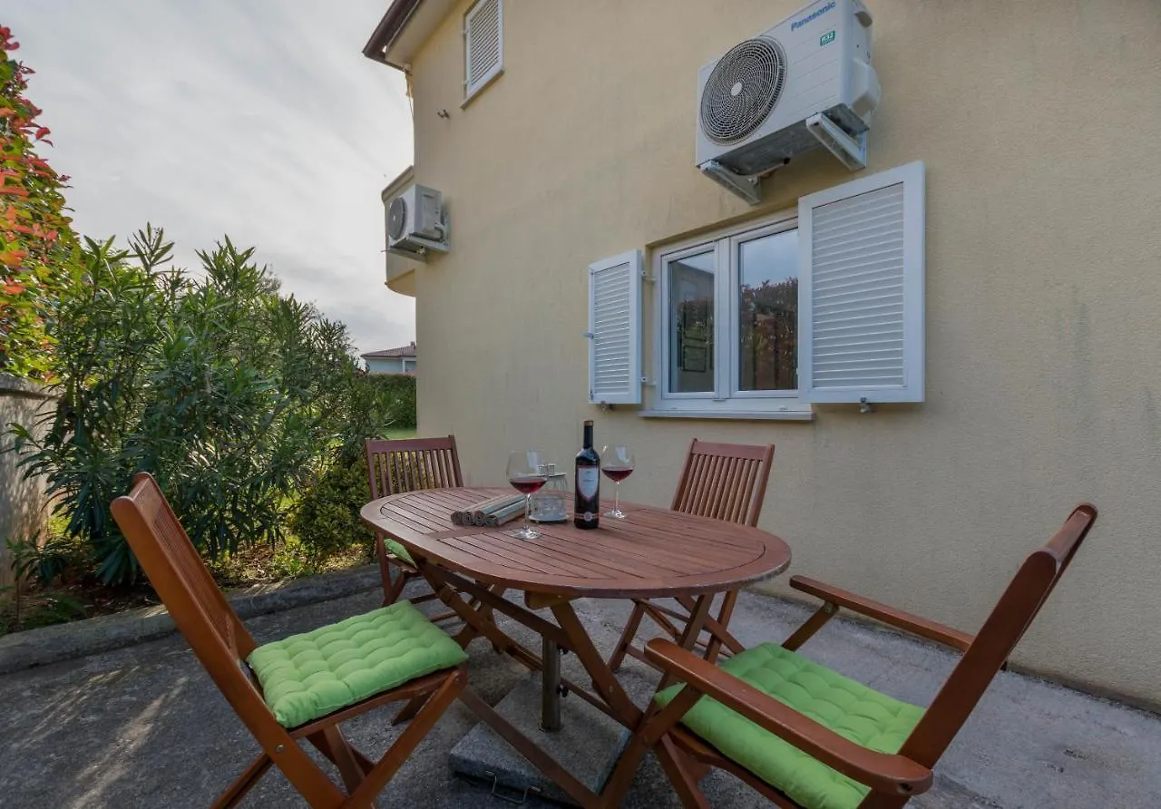 Apartment Lucija, Stinjan Pula Holiday home